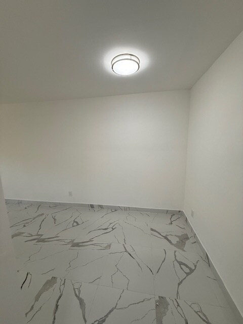 Building Photo - 5962