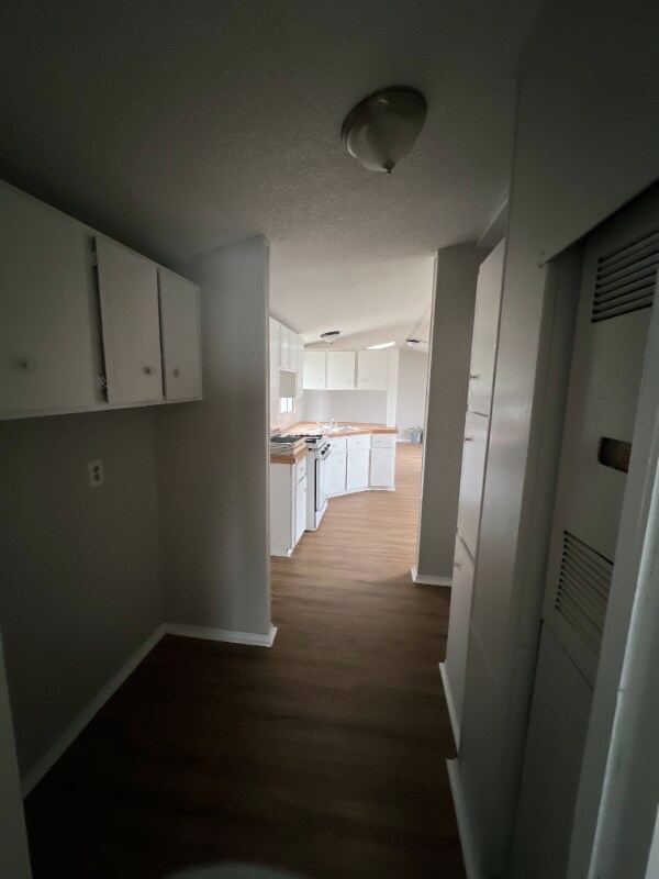 Building Photo - 2000 E Frontier Ave