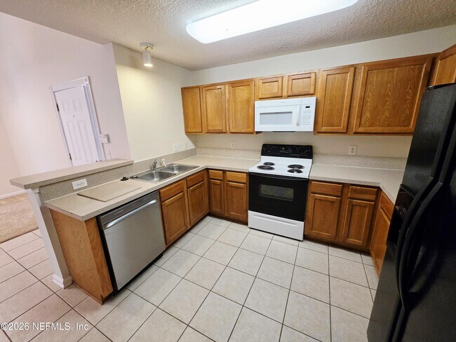 Building Photo - 9505 Armelle Way