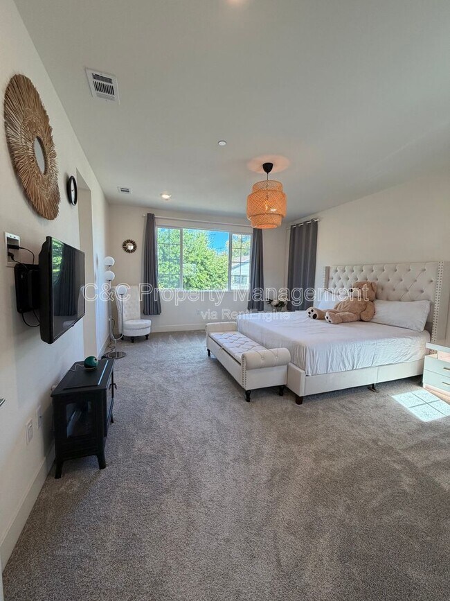 Building Photo - 5125 Mink Ct