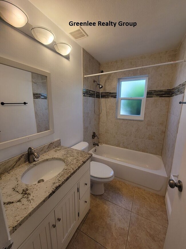 Building Photo - Beautifully Updated 3 Bedroom/2.5 Bathroom...