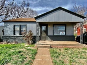 Building Photo - $0 First Month's Rent / $0 Deposit at Move-in