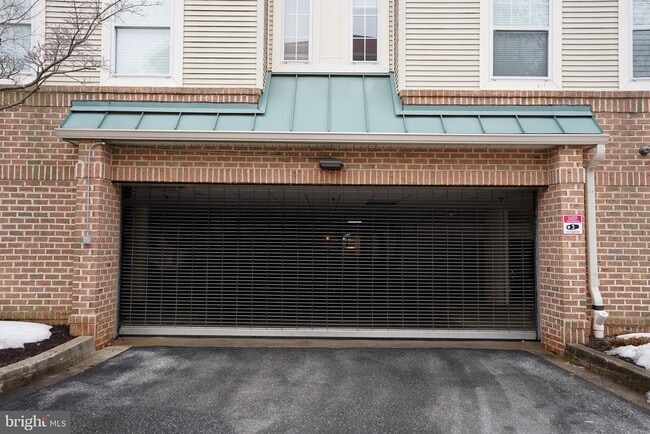 Building Photo - 2111 Ganton Green