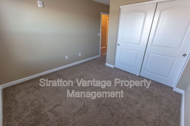 Building Photo - 240 W Juniper Ave