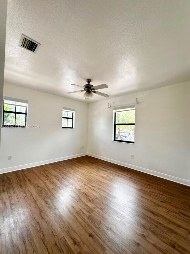 Building Photo - 9825 NW 86th Terrace