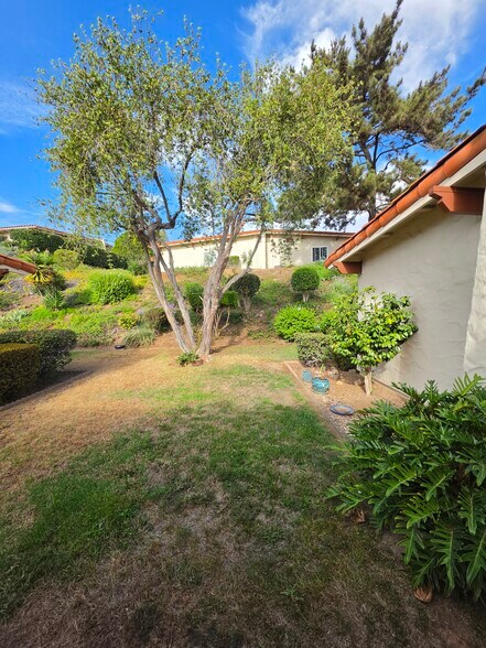 Building Photo - 16625 Roca Dr