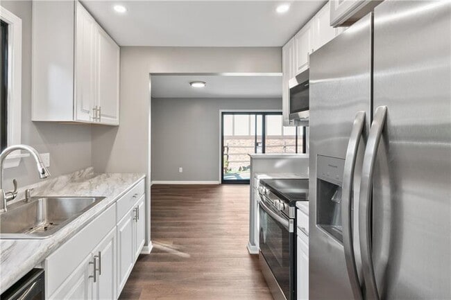 Building Photo - 238 Woodbridge Dr
