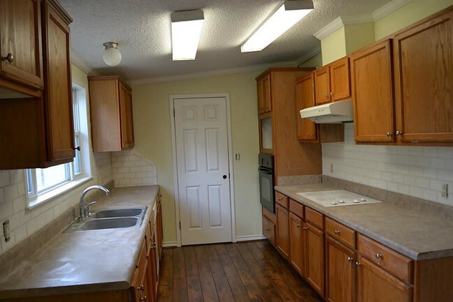 Building Photo - 11862 Cedar Ct