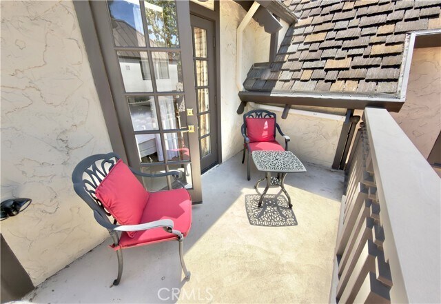 Building Photo - 327 Aster St