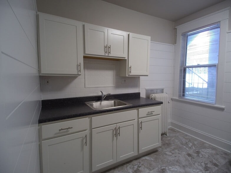 Interior Photo - Saxony Manor