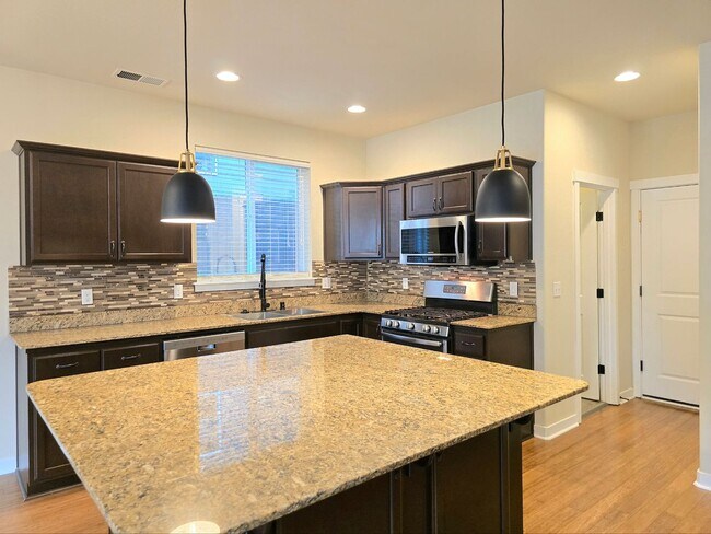 Building Photo - 4 Bedroom Home in Lake Stevens Now Available!