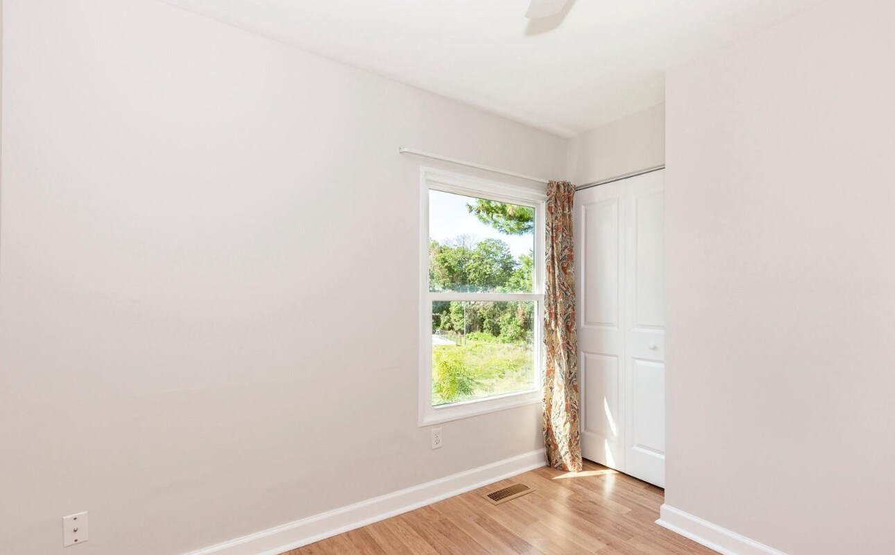 Building Photo - 133 Hammershire Rd