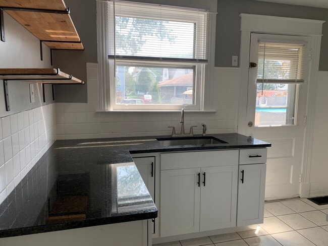 Building Photo - Norwood Duplex W/ Driveway Parking