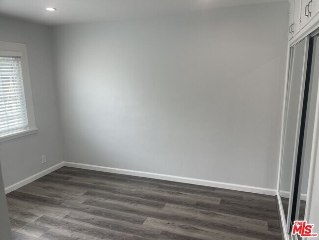 Building Photo - 2655 N Frederic St