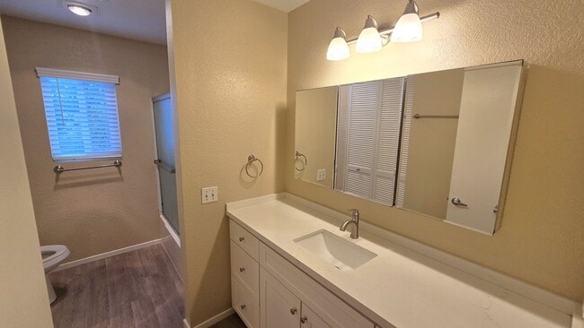 Building Photo - 542-546 3rd St