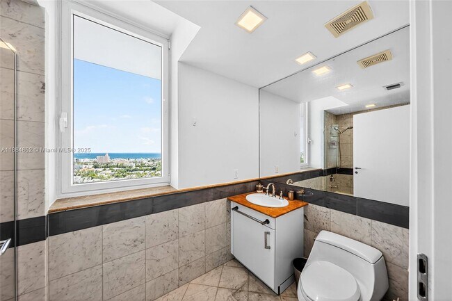 Building Photo - 540 West Ave