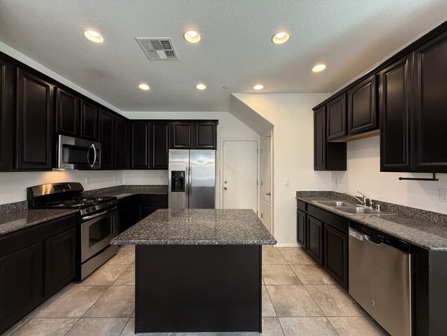 Building Photo - 757 Calamus Palm Pl