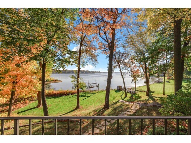 Building Photo - 2648 Casco Point Rd