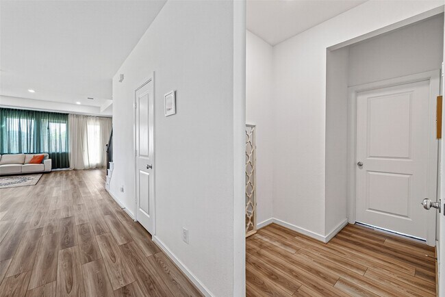 Building Photo - 21831 Tallulah River Dr