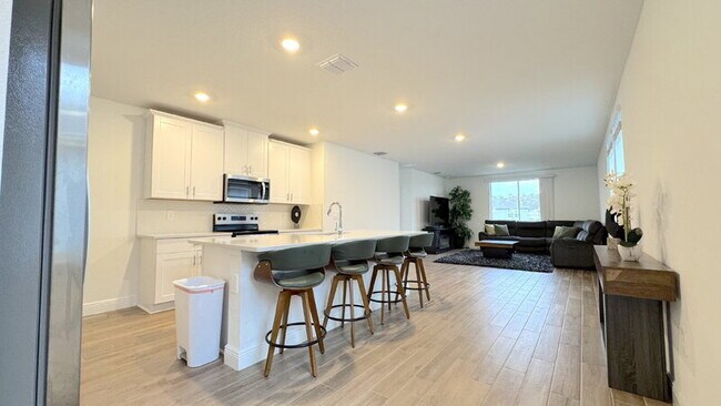 Building Photo - 213 Links Ter Blvd