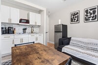 Building Photo - 3602 E Chelsea St