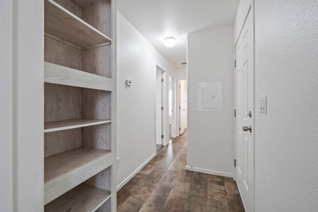 Building Photo - 5505 N Shannon Rd