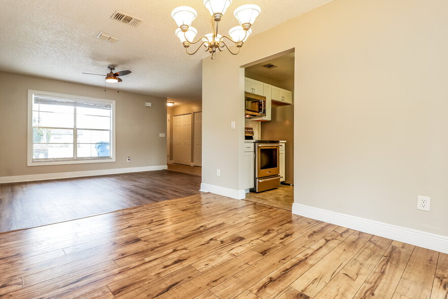 Building Photo - 4459 Springwood Rd