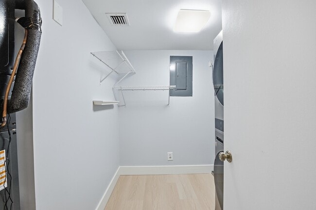 Building Photo - 2070 Homewood Blvd