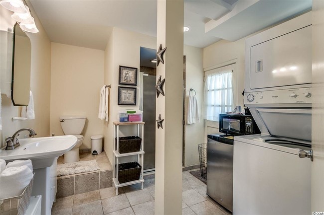 Building Photo - 502 16th Ave S