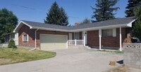 Building Photo - Hen-269