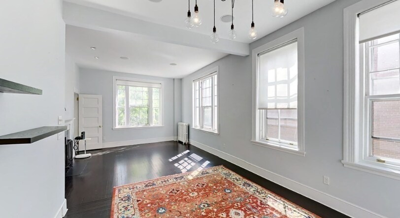 Building Photo - 371 Harvard St