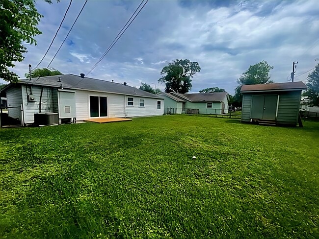 Building Photo - 618 Fostoria Ln