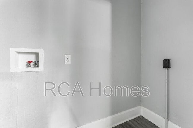 Building Photo - 1411 N Belleview Pl