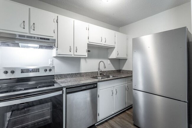 Building Photo - 113 Goodson Ave