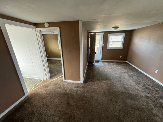Building Photo - 1 Bedroom House