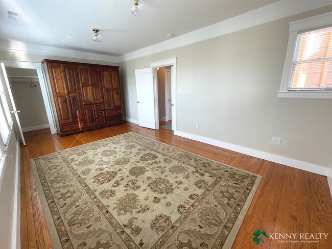 Building Photo - Spacious 4BR/2BA in Mission Terrace – San Francisco