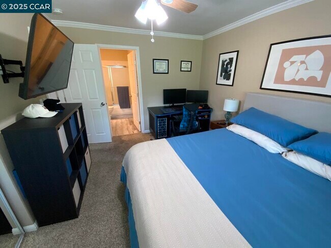 Building Photo - 205 Compton Cir