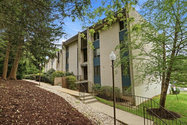 Building Photo - 5578 Burnside Dr