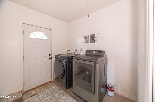 Building Photo - 5409 Edmonton Ave