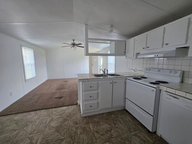 Building Photo - 801 Trollingwood-Hawfields Rd. lot 91