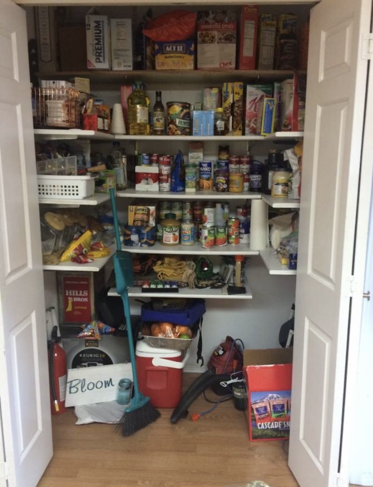 Pantry adjacent to kitchen - 1072 E Westpoint Dr