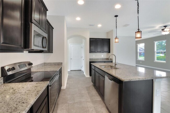 Building Photo - 1900 Wind Meadows Dr