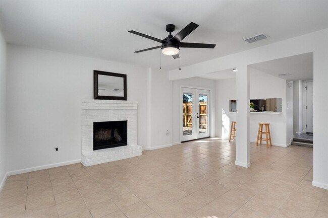 Building Photo - 6909 Woodhue Dr