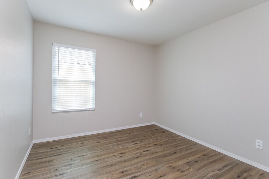 Building Photo - 6951 E Lomita Ave