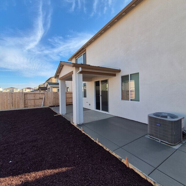 Building Photo - Brand New 5 Bedroom Home in Rancho Cordova