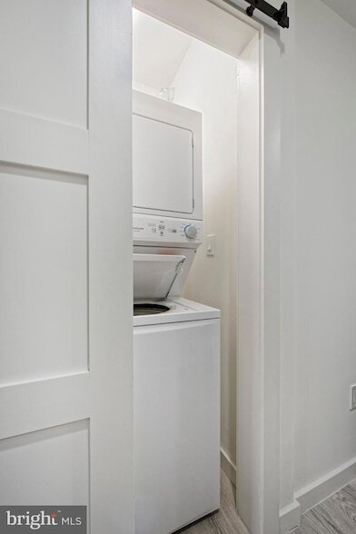 Building Photo - 23443 Dover Rd