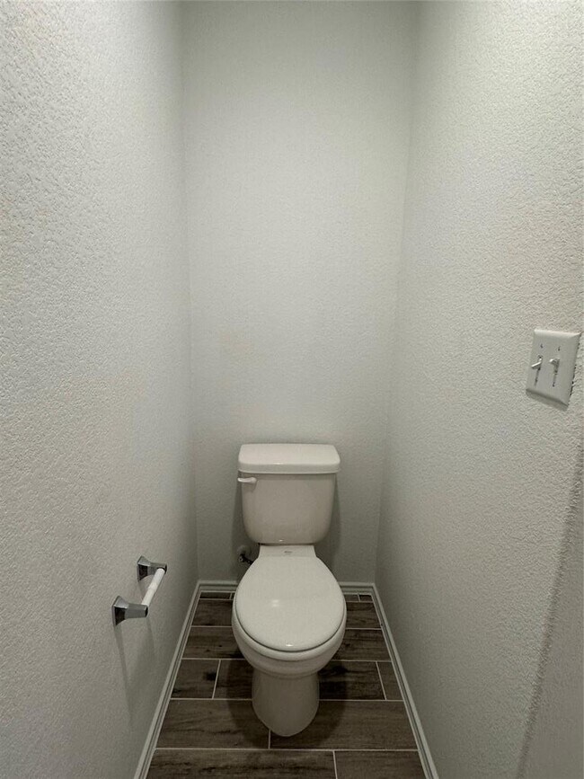 Building Photo - 253 Redonda Dr