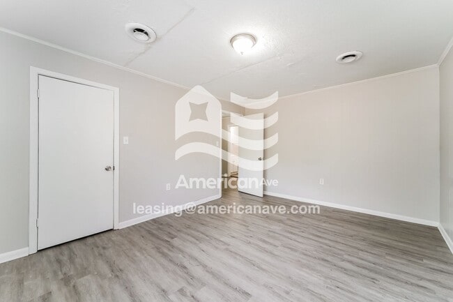 Building Photo - 2751 Glenn St