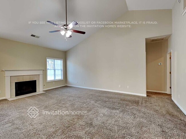 Building Photo - 1215 Chandler Ridge Dr SE