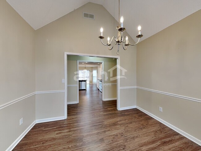 Building Photo - 1728 Victoria Way NW